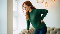 Ryggsmärta: 6 dagliga vanor som orsakar den – och hur du blir av med dem